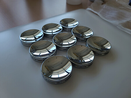 What are the key components of an electroplating setup?